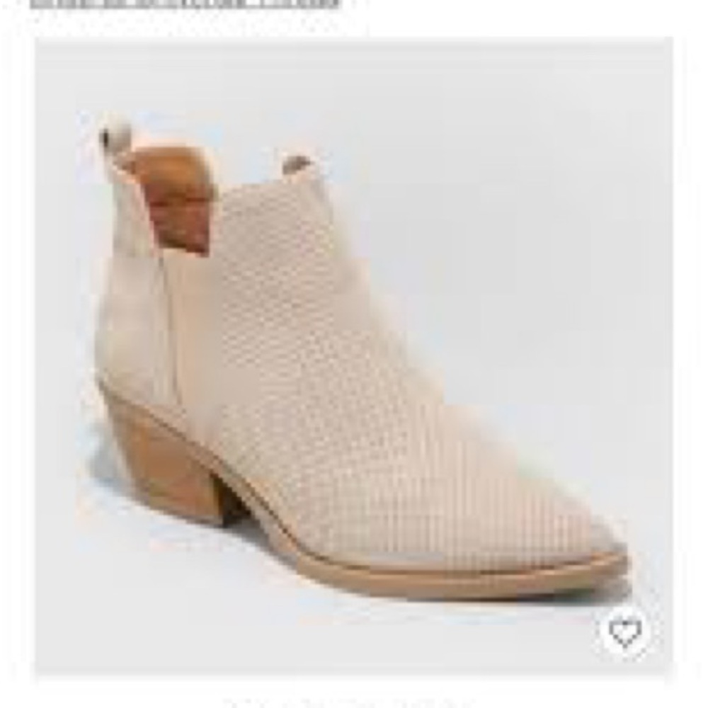 Universal Thread Taupe Sylvie Ankle Booties - Picture 4 of 9